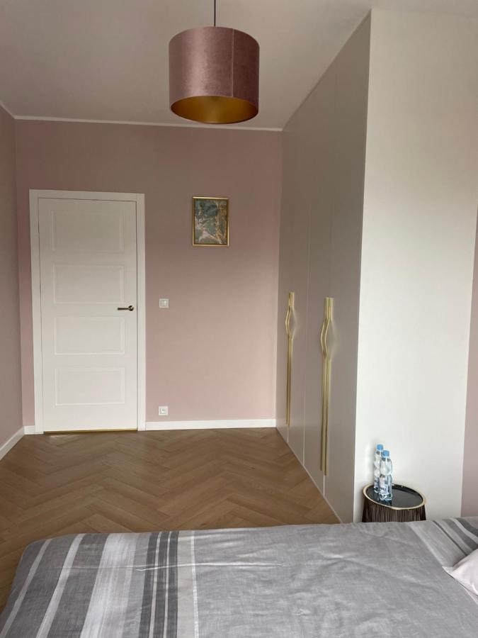 Nowy Apartment Przy Placu Szembeka Varşovia Exterior foto