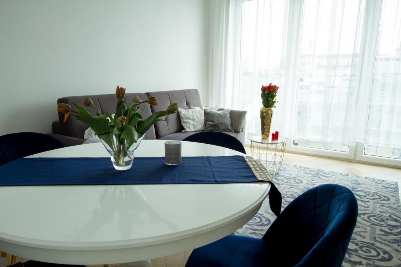 Nowy Apartment Przy Placu Szembeka Varşovia Exterior foto