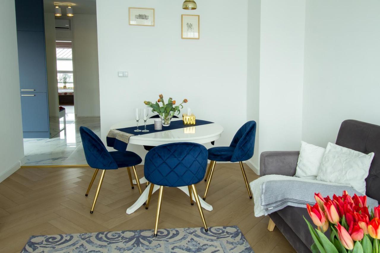 Nowy Apartment Przy Placu Szembeka Varşovia Exterior foto