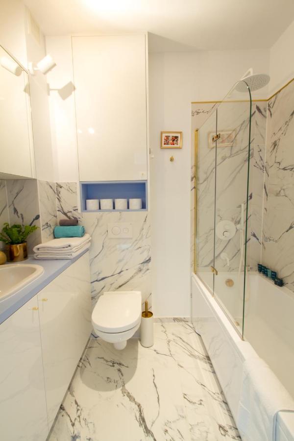 Nowy Apartment Przy Placu Szembeka Varşovia Exterior foto