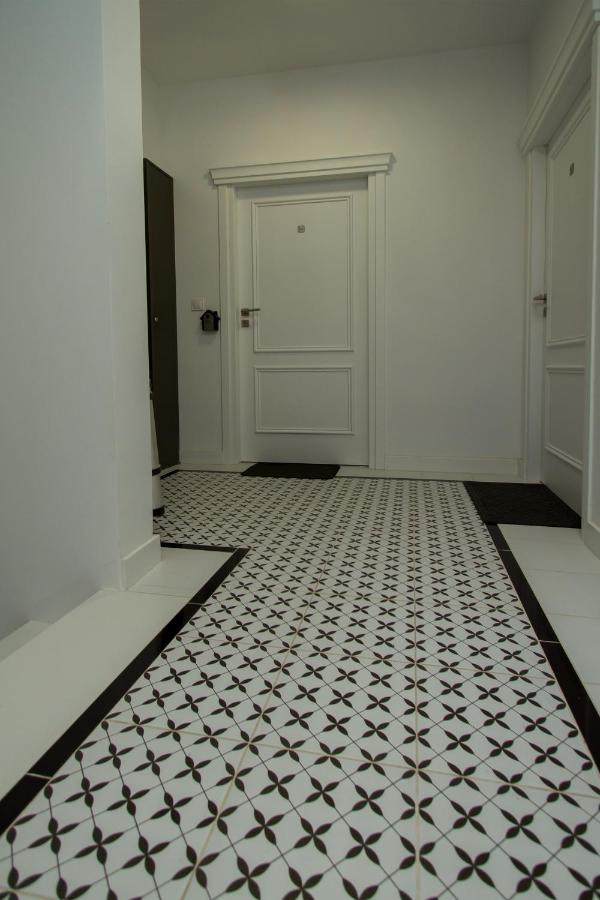 Nowy Apartment Przy Placu Szembeka Varşovia Exterior foto